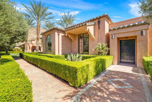 Building Photo - 1650 Ave Sevilla
