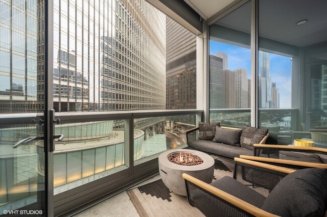 Building Photo - 403 N Wabash Ave