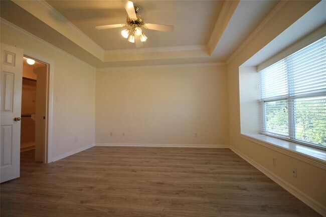 Building Photo - 1454 Forest Home Dr