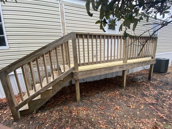 Building Photo - 2 Bed 2 Bath Remodeled Mobile Home