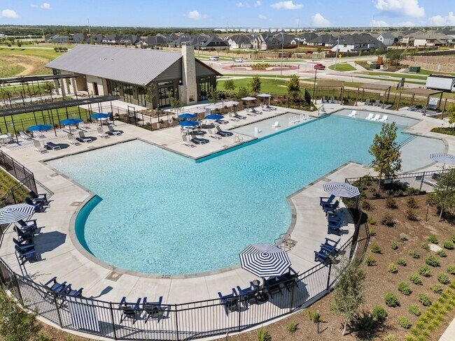 Building Photo - 1216 W Yarrow Ave