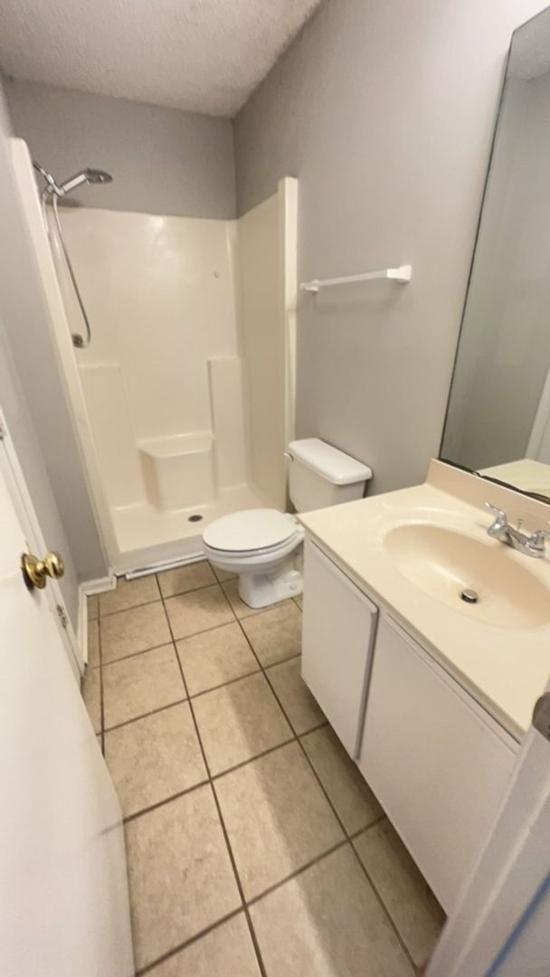 Building Photo - 2-Bedroom, 2-Bathroom Condo