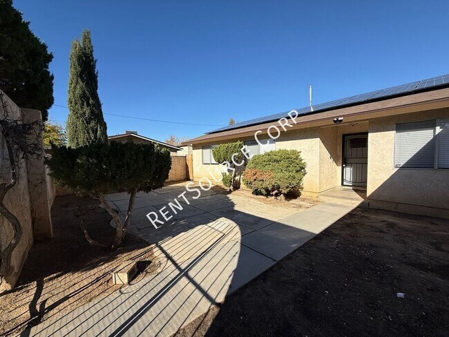 Building Photo - 4827 W Ave L 6