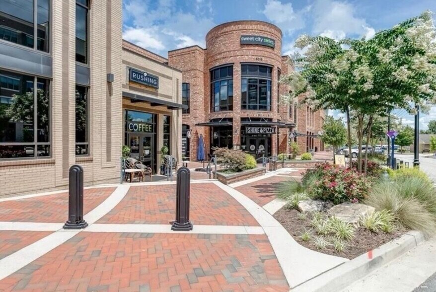 Popular Rushing Brunch Spot - 387 Ayelsbury Ct
