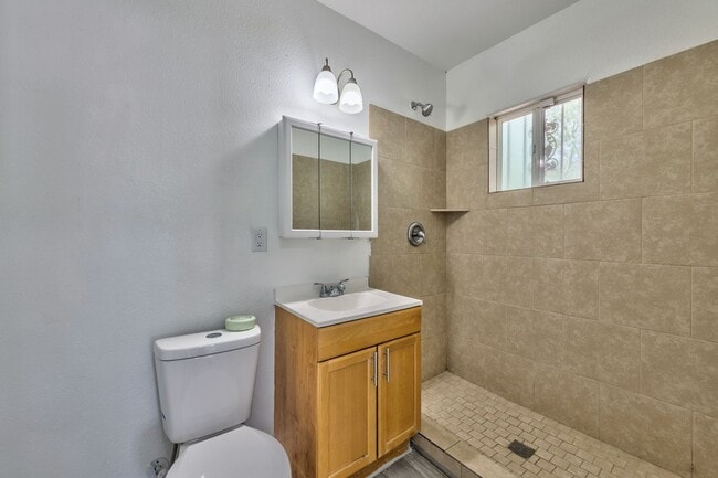 Building Photo - 339 N 10th St