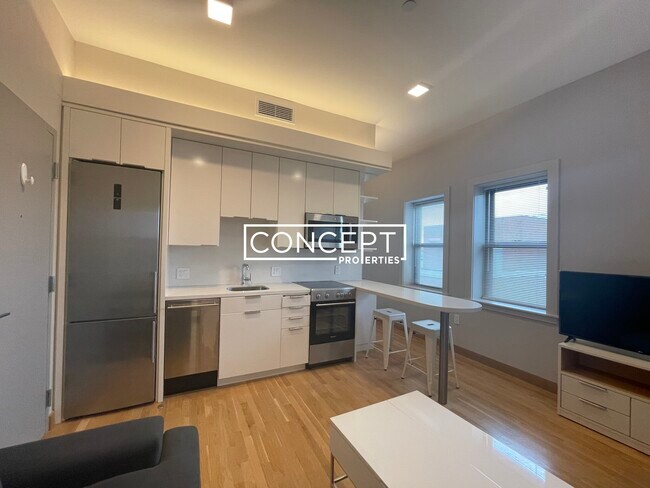 Building Photo - 115 Mt Auburn St