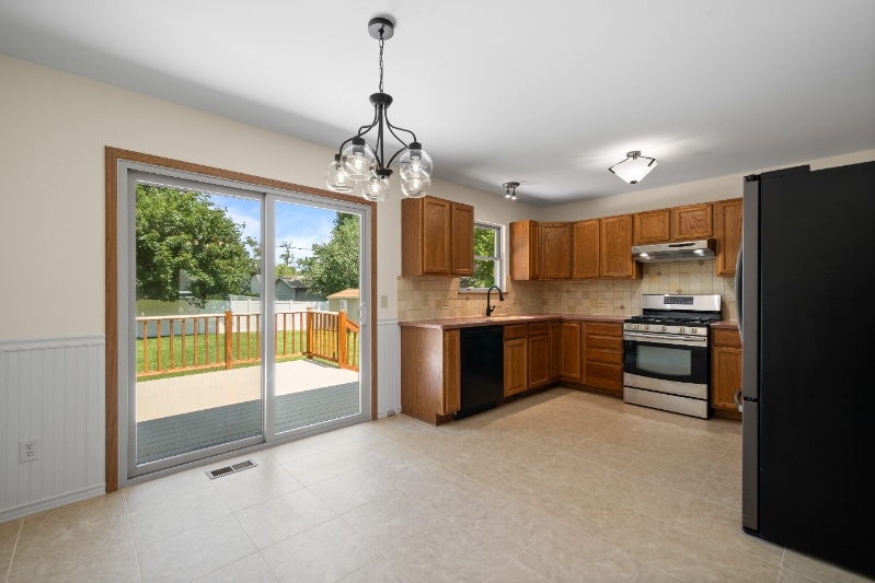 Building Photo - 391 Garrison Dr