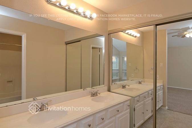 Building Photo - 15610 Cabot Creek Cir