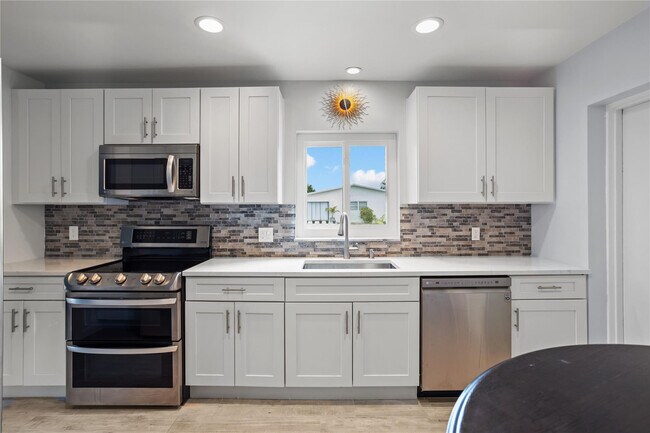 Building Photo - 6579 Country Way