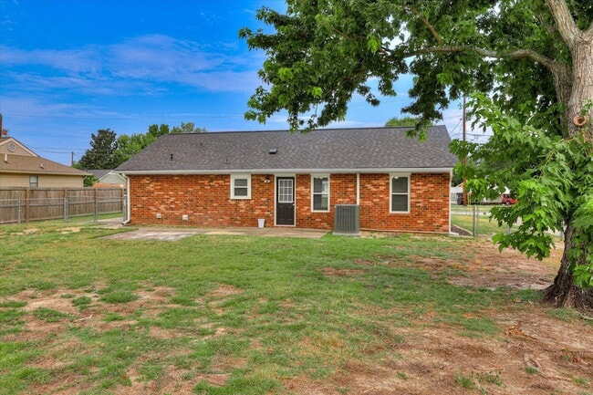 Building Photo - 125 Cyndee Cir