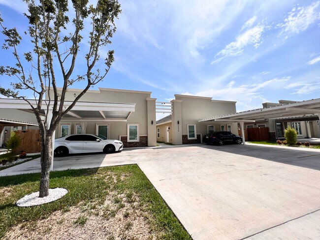 Building Photo - 2206 Taxco Ct