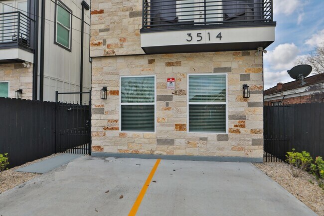 Building Photo - 3514 Noah St