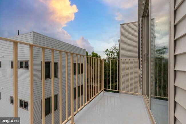 Building Photo - 1222 N Marshall St