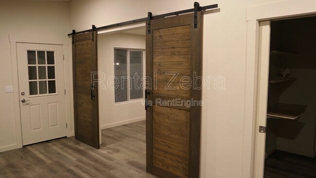 Building Photo - 374 SE Garner St