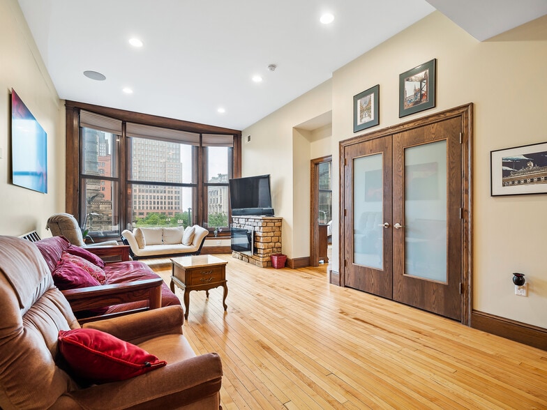 Building Photo - 140 Public Sq