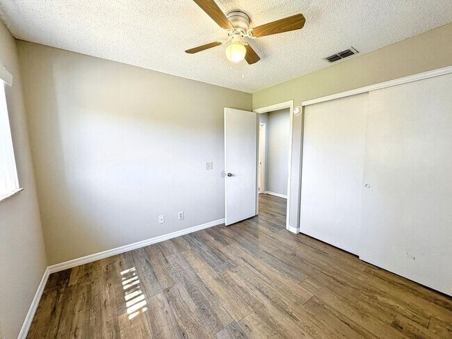 Building Photo - 12715 N 57th St