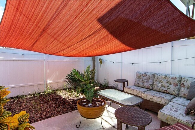 Building Photo - 327 25th St S