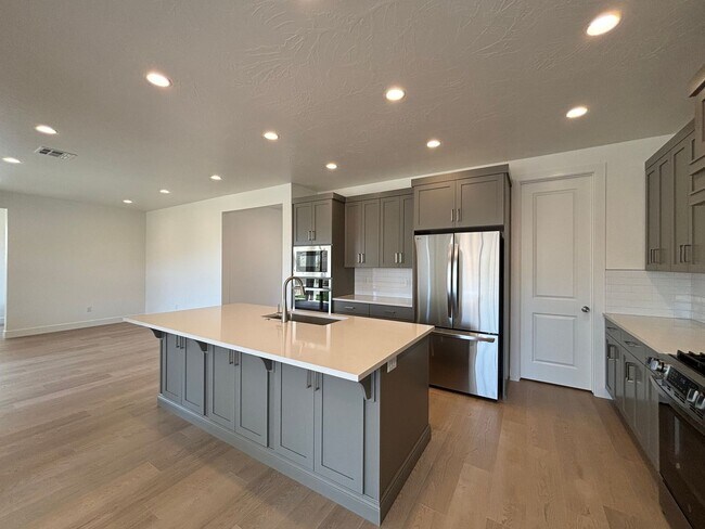 Building Photo - BRAND NEW 4 BEDROOM HOME OR RENT!