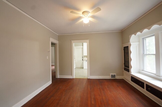 Building Photo - 2-Bedroom Lakewood Gem in the Heart of the...
