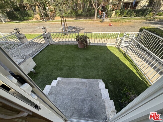 Building Photo - 137 Crescent Dr