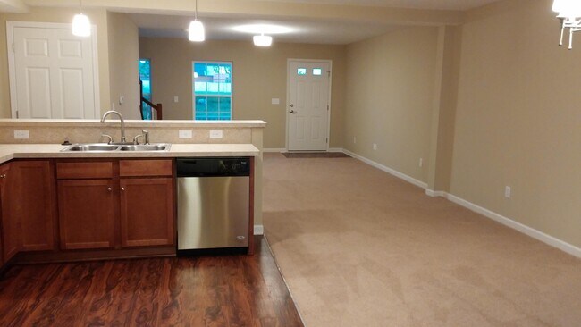Building Photo - 835 Proprietors Rd