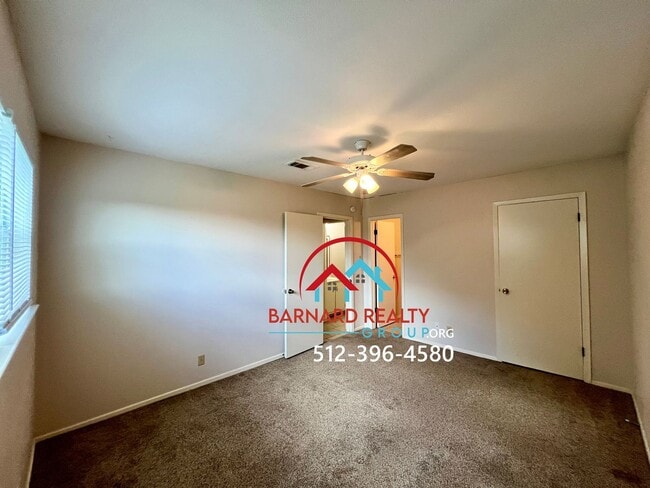 Building Photo - Available July 12: Duplex Close to Texas S...