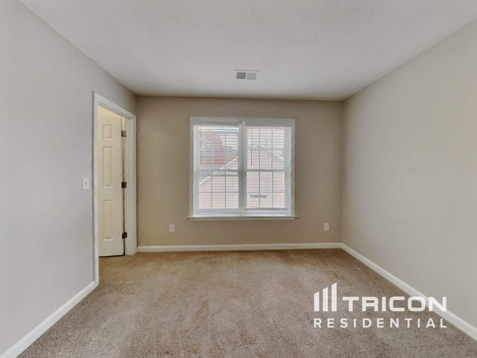Building Photo - 2403 Glen Meadow Dr