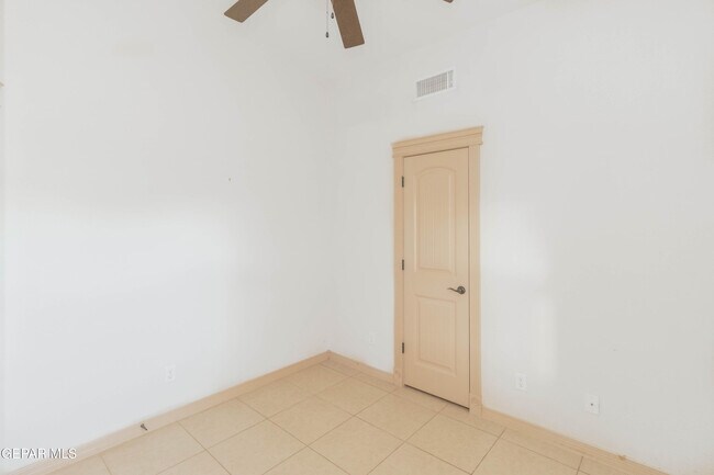 Building Photo - 5349 Jose Duran Ln