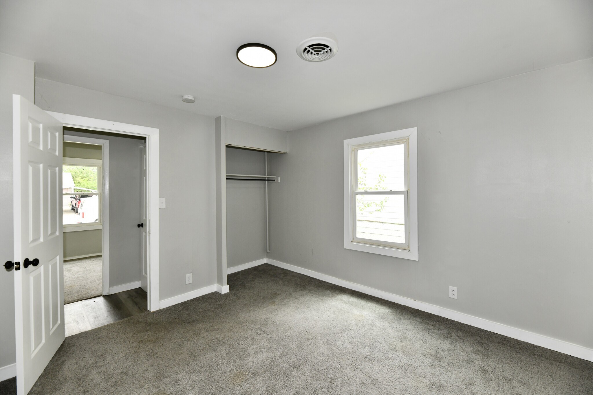 Building Photo - 3550 Eisenhower Dr