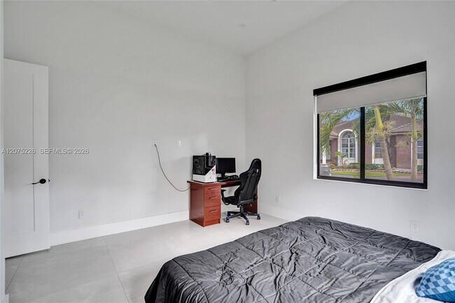 Building Photo - 3909 SW 54th St