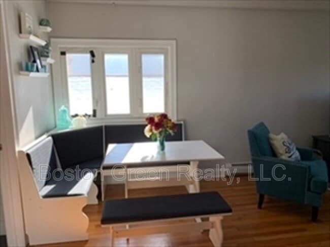 Building Photo - 43 Rogers St