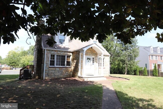 Primary Photo - 4006 Buckman Rd