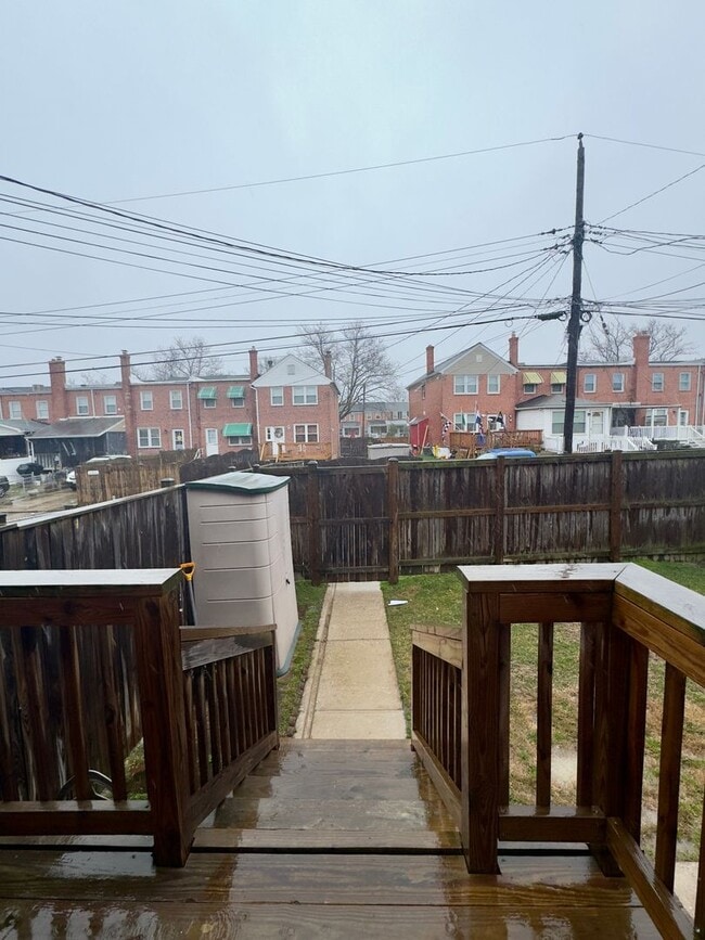 Building Photo - Charming 3-Bedroom Townhome with Modern Amenities in Parkville!