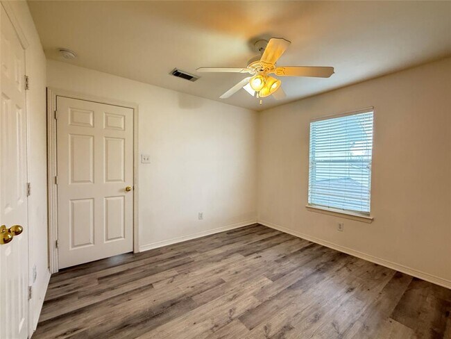 Building Photo - 10102 Sweet Olive Way