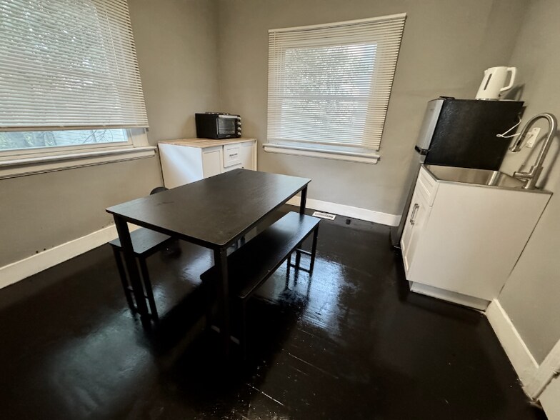 Building Photo - 17150 Santa Rosa Dr