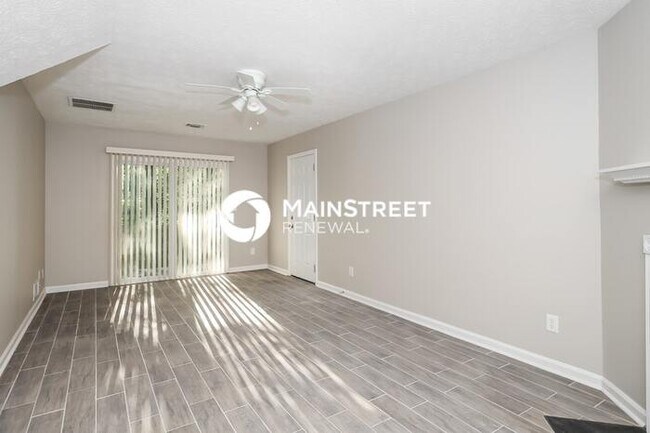 Building Photo - 3 Bedroom Pet-Friendly Home in FAIRBURN, GA with Main Street Renewal