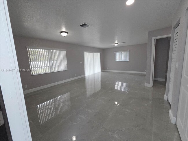 Building Photo - 4360 NW 13th Ct