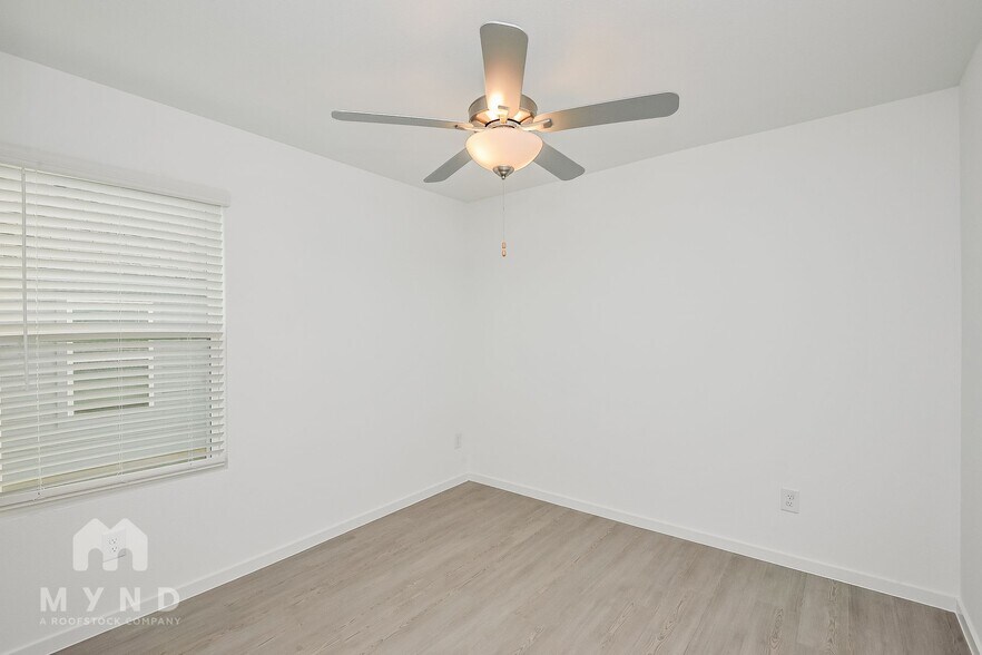 Building Photo - 2720 Mistwood Dr