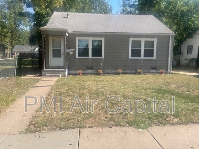 Primary Photo - 812 N Estelle St