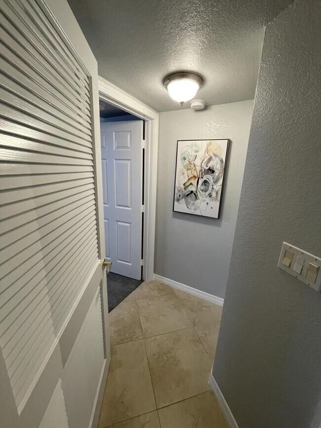 Building Photo - 1801 N Flagler Dr