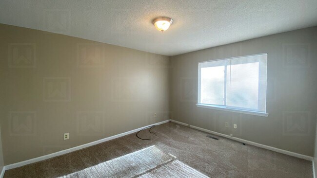Building Photo - Excellent 4 Bedroom Home in Pleasant Grove