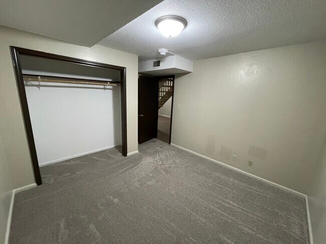 Building Photo - 3110 Alpine Dr