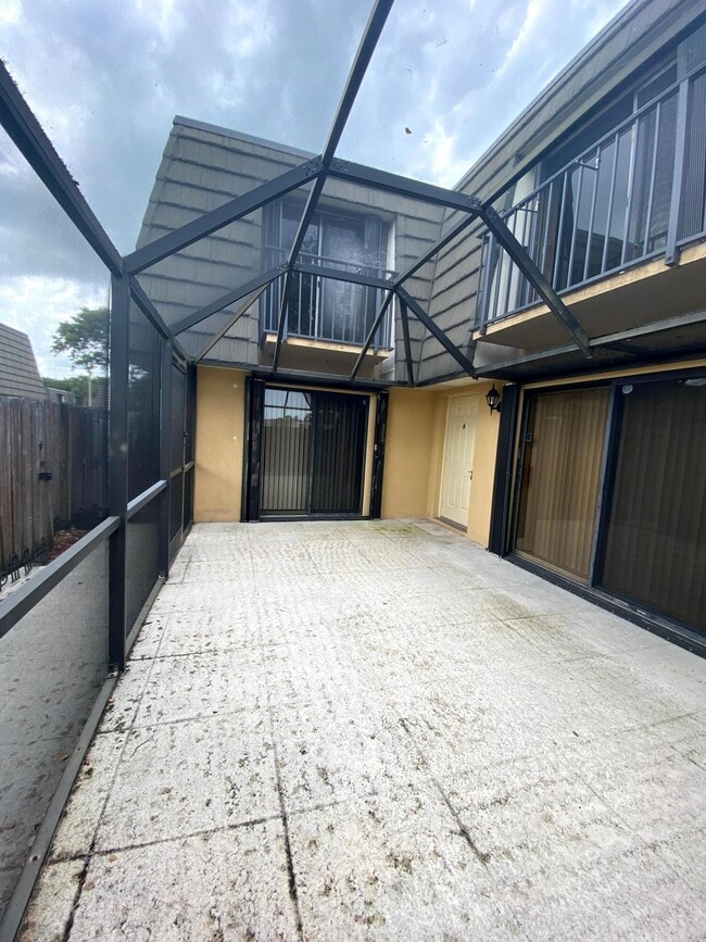 Building Photo - 123 1st Way