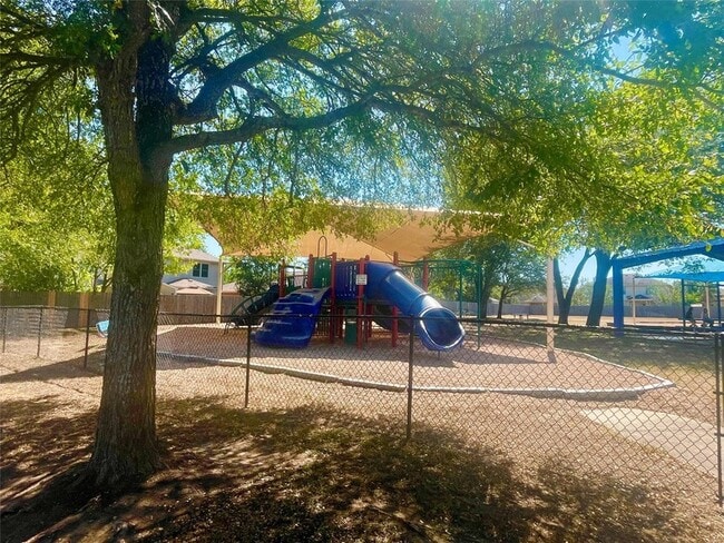 Building Photo - 230 San Felipe Dr