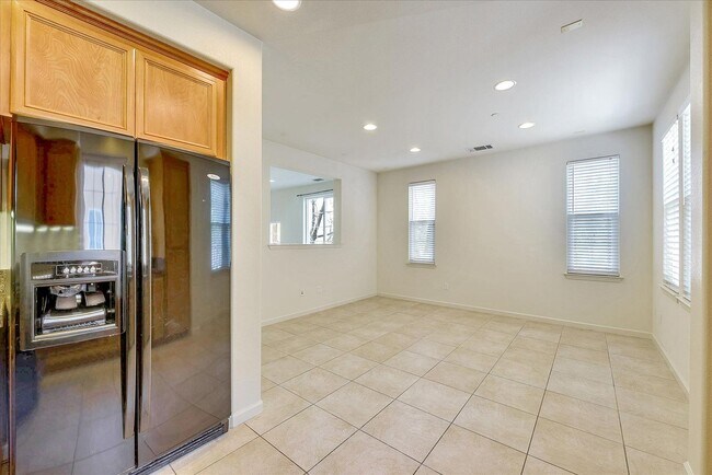 Building Photo - PRIME CORNER HOME NEAR TRAILS LIGHT-FILLED...