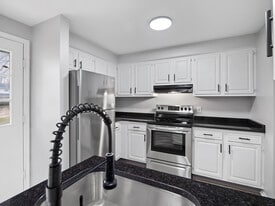 Building Photo - Sycamore Square Apts.