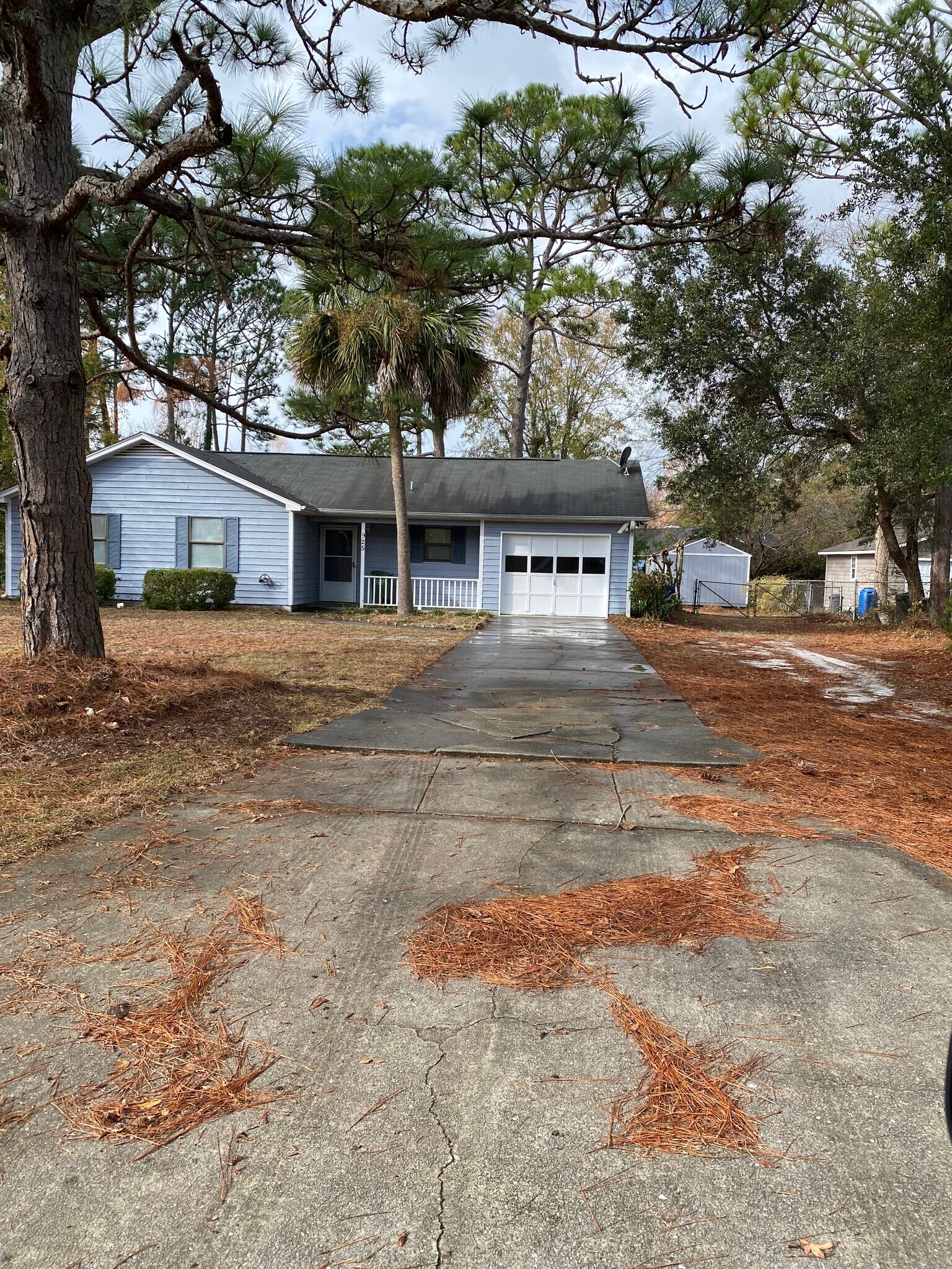 Building Photo - 925 Hunting Ridge Rd