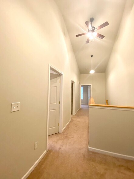 Hallway has office space - 954 Ash St