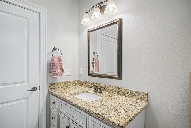 Building Photo - 7492 Sunny Mariana Ct