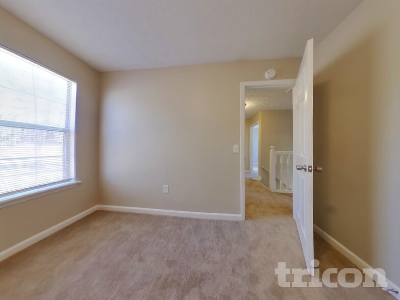 Building Photo - 3520 Willow Tree Cir